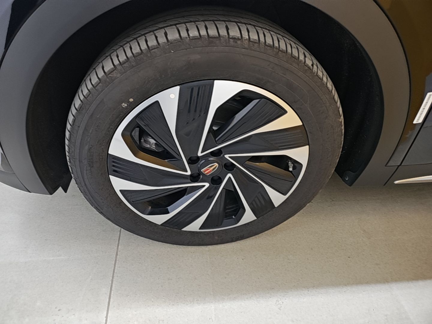 Hongqi HS7 PHEV 2024 2.0T PHEV Four-Wheel Drive Flagship Edition 6 Seats — снимка 10