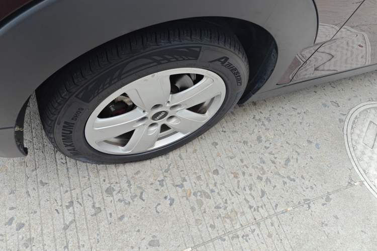 Used MINI Clubman 2016 1.5T ONE Internet Limited Edition Left Front Wheel Hub