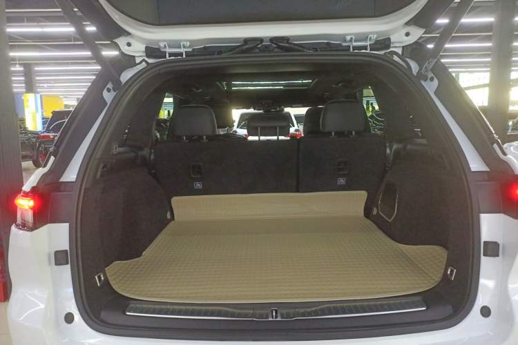 Used Jeep Grand Cherokee New Energy 2023 4xe Summit Edition Trunk