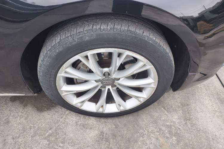 Used Audi A8 2013 A8L 45 TFSI quattro Comfort model
