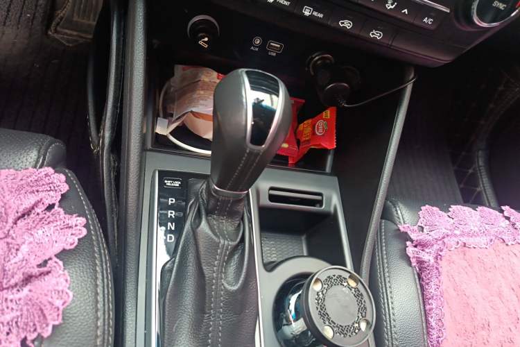 Used Hyundai Tucson 2018 1.6T Dual-Clutch Two-Wheel Drive 15th Anniversary Special Edition Gear Lever