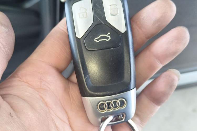 Used Audi Q7 2018 40 TFSI Comfort Model Interior 1