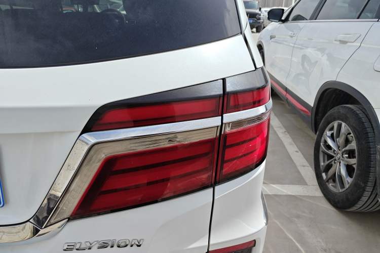 Used Honda Elysion 2016 2.4L Luxury Edition Right Rear Taillight