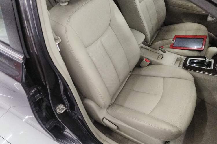 Used Nissan Sylphy 2014 1.6XV CVT Deluxe Edition