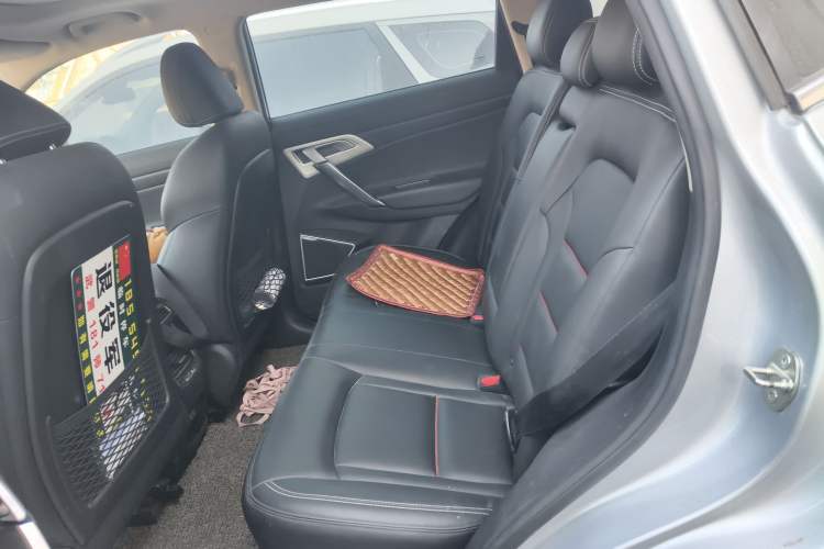 Used Geely Auto Emgrand X7 Sport 2020 1.8TD DCT Two-Wheel Drive Smart Connect 4G-Enabled Version
