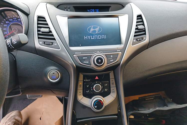 Used Hyundai Elantra (5th Generation / Langdong) 2016 1.6L Automatic Prestige Model
