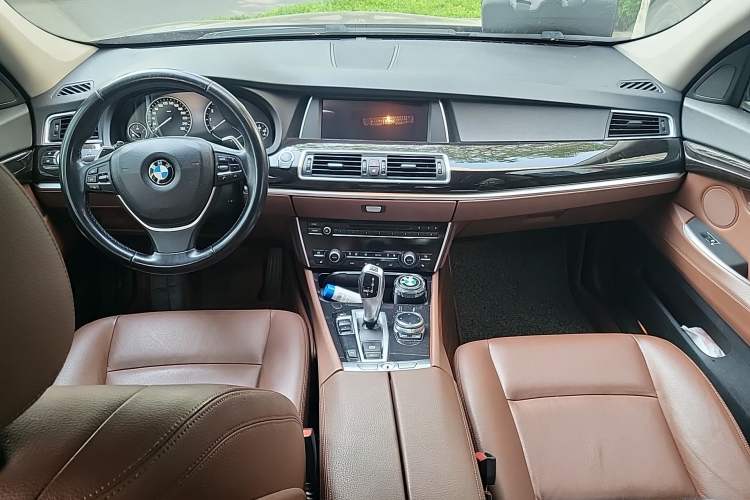 Used BMW 5 Series GT 2014 535i Leading Model