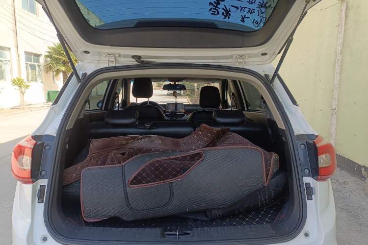 Used Baojun 510 2017 1.5L Automatic Fashion Model Trunk