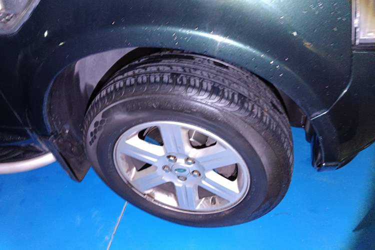 Used Land Rover Freelander 2 2011 3.2L i6 SE Gasoline Version Right Front Wheel Hub