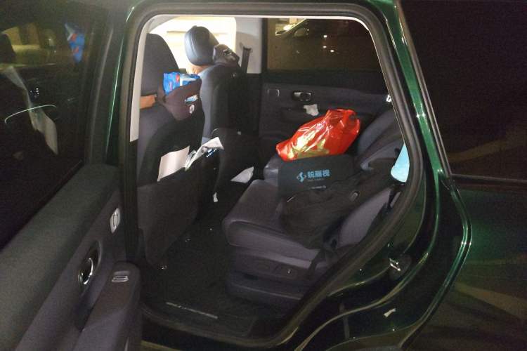 Used Leapmotor C16 2026 All-Electric 630 LiDAR Zhizun Edition 6 Seats Left Rear Seat