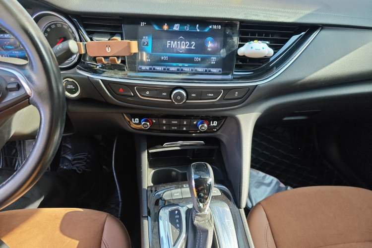 Used Buick Regal 2019 20T Elite Version China VI Standard Audio And AC Panel