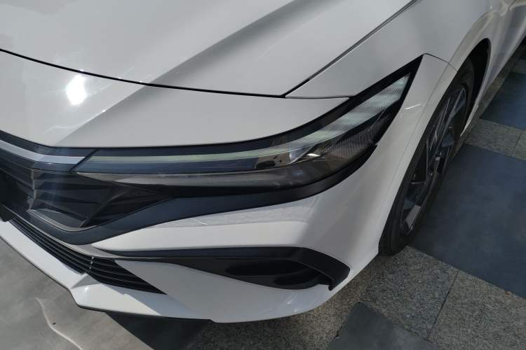 Used Hyundai Elantra 2023 1.5L CVT LUX Prestige Edition