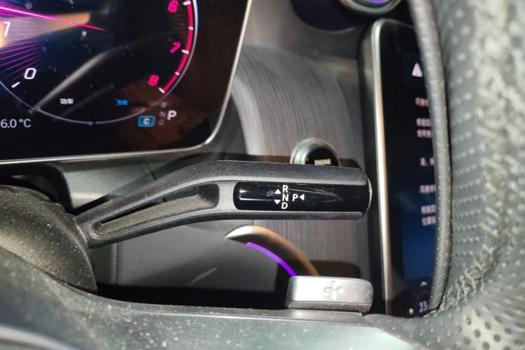 Used Mercedes-Benz GLC 2024 Facelifted GLC 260 L 4MATIC Luxury Version 5 Seats Gear Lever