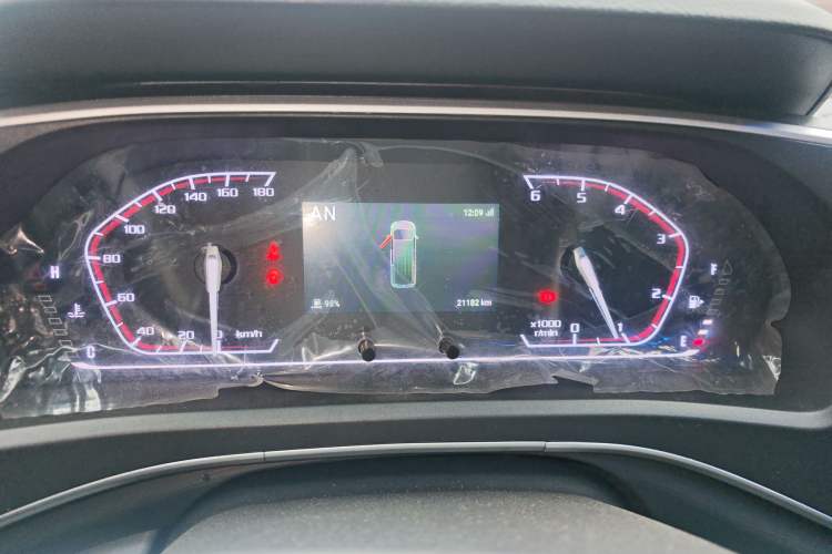 Used SAIC MAXUS Xintu V80 2024 Aotong Value Edition 6AMT Short Wheelbase Mid-Roof Model 127 Ps 5/6 Seats