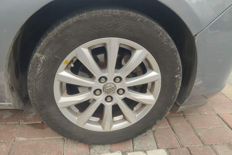 Used Buick GT 2013 GT 1.6L Manual Entry-Level Model Right Front Wheel Hub