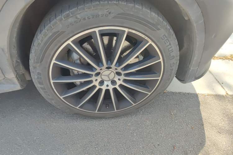 Used Mercedes-Benz GLC AMG 2017 AMG GLC 43 4MATIC Coupe SUV Right Front Wheel Hub