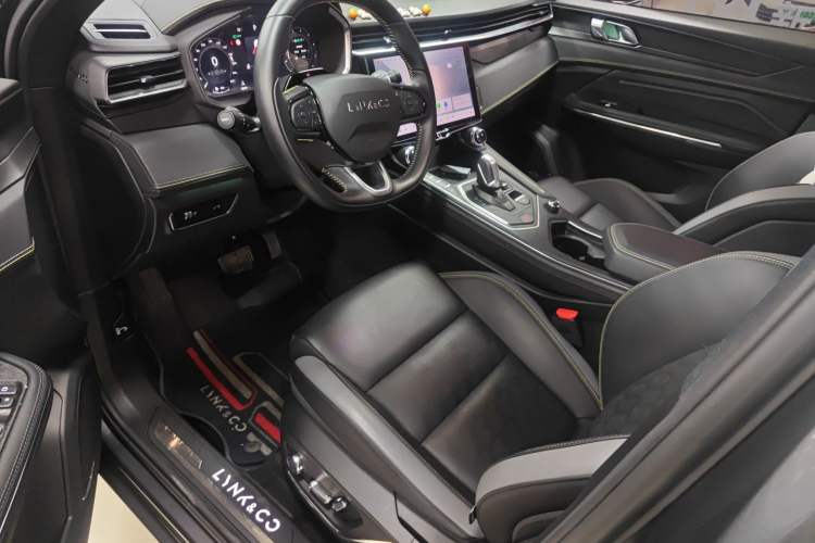 Used Lynk & Co 05 2023 2.0TD Two-Wheel Drive Shine Halo
