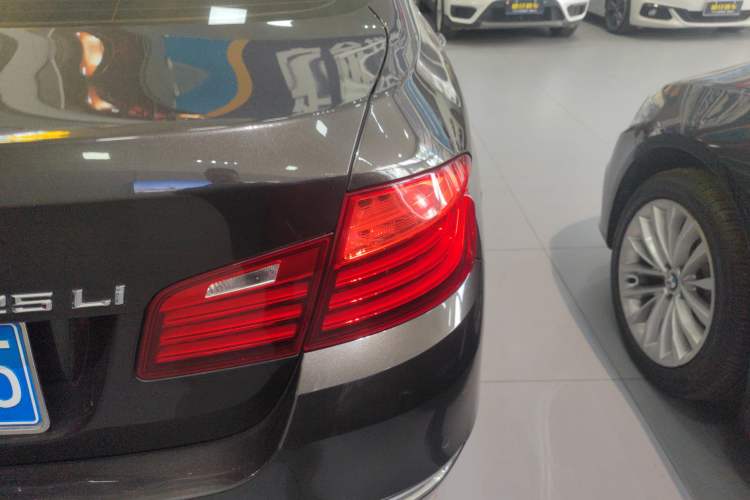 Used BMW 5 Series 2014 525Li Luxury Design Package