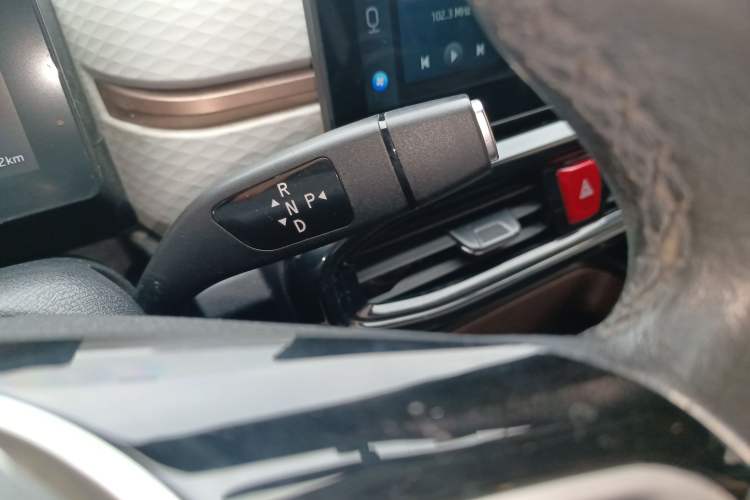 Used SOL E10X 2021 302 km Range Luxury Version 30.2 kWh