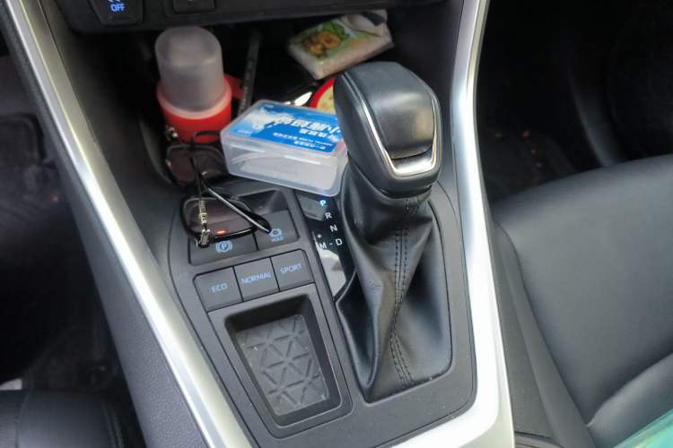 Used Toyota RAV4 2022 2.0L CVT Two-Wheel Drive Fashion Plus Edition
