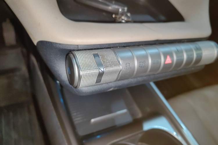 Used BYD Dolphin 2023 420 km Fashion Edition Gear Lever