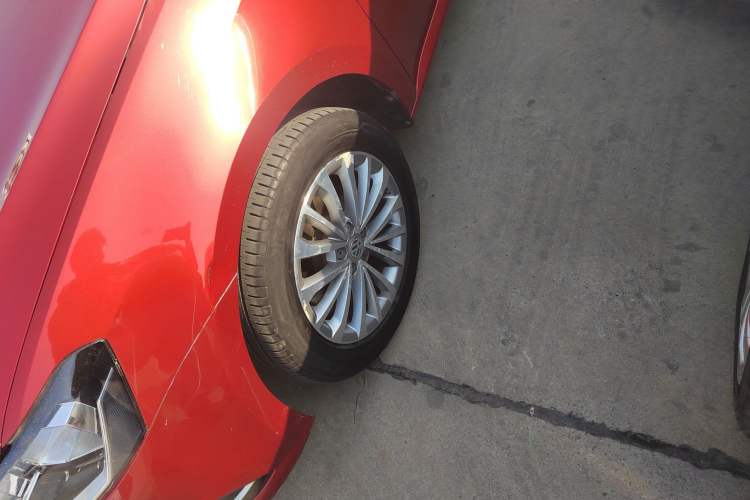 Used Volkswagen Lavida 2015 1.6L Automatic Luxury Edition
