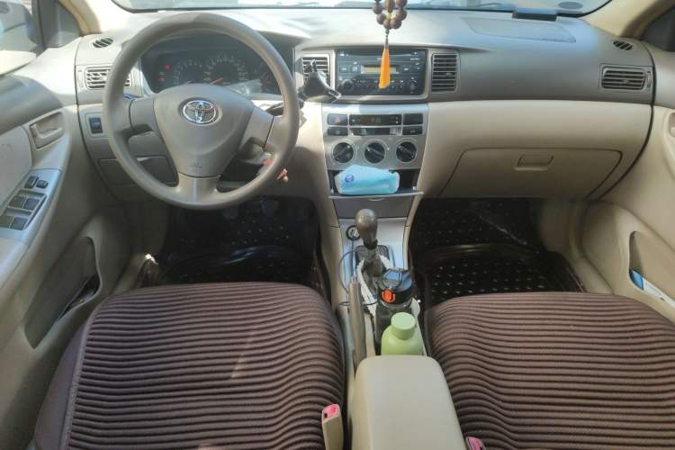 Used Toyota Corolla EX 2011 1.6L Manual Classic Edition Center Console