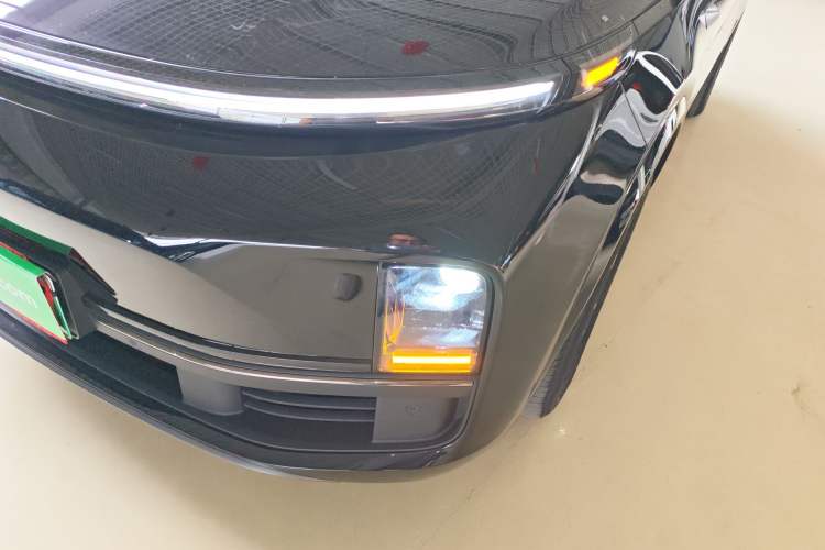 Used Li Auto L8 2024 Pro Model
