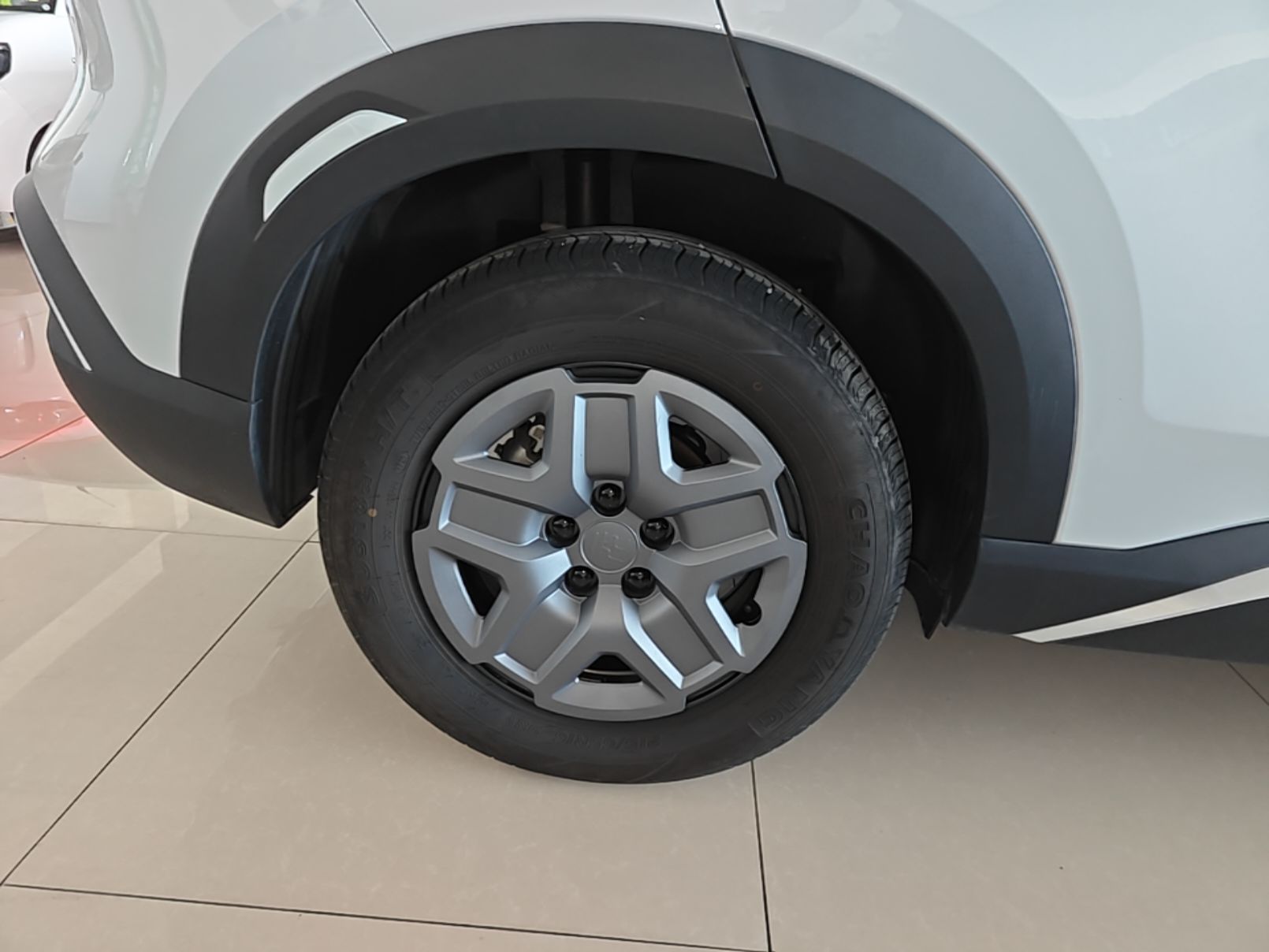 BYD Yuan UP 2025 Model 301KM Leading Version — снимка 11
