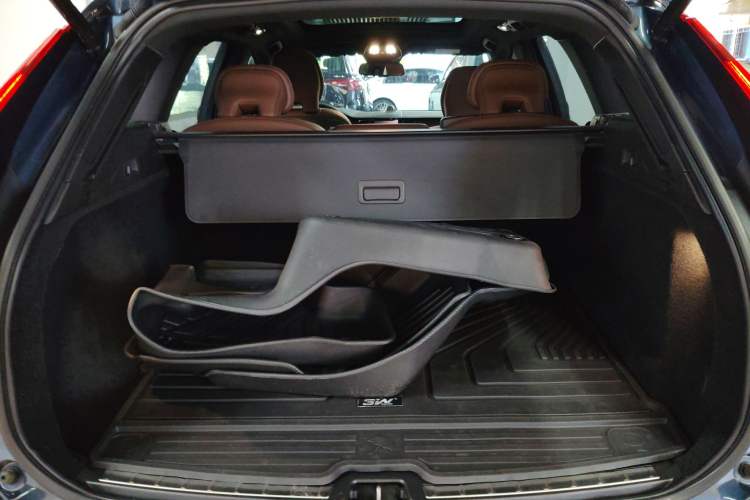 Used Volvo XC60 2023 B5 4x4 Smart Luxury Edition