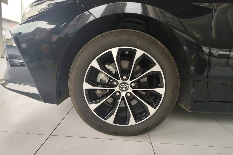 Used Toyota Avalon 2023 2.5L Luxury Edition Left Front Wheel Hub