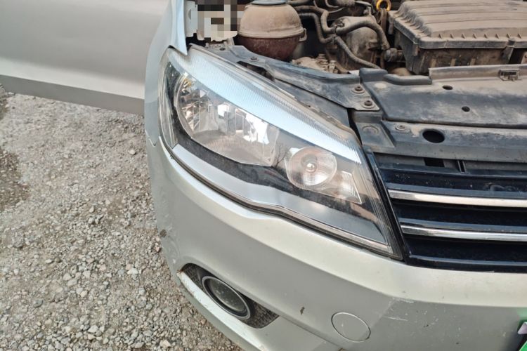 Used Volkswagen Jetta 2015 Zhuihui Edition 1.6L Manual Comfort Model Right Front Headlight