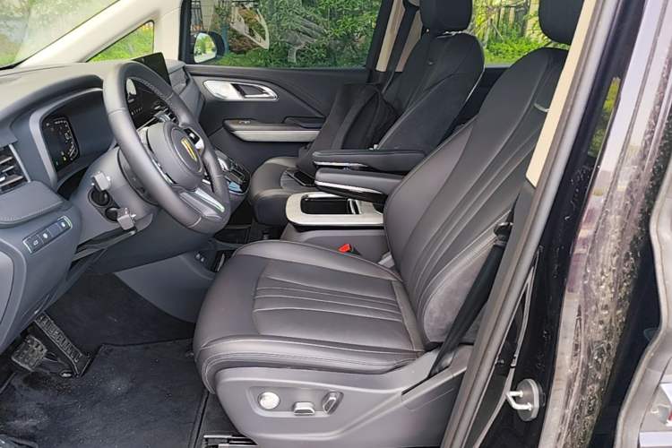 Used Hongqi HQ9 PHEV 2024 2.0T Four-Wheel Drive Business Edition
