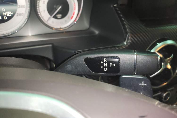 Used Mercedes-Benz GLK-Class 2013 GLK 300 4MATIC Dynamic Sunroof Model