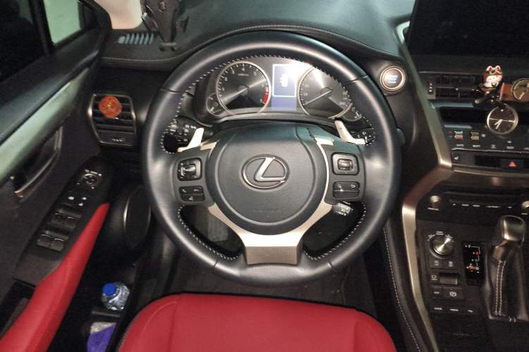 Used Lexus NX 2020 200 Front-Wheel Drive Vmotion Edition China VI Standard Steering Wheel