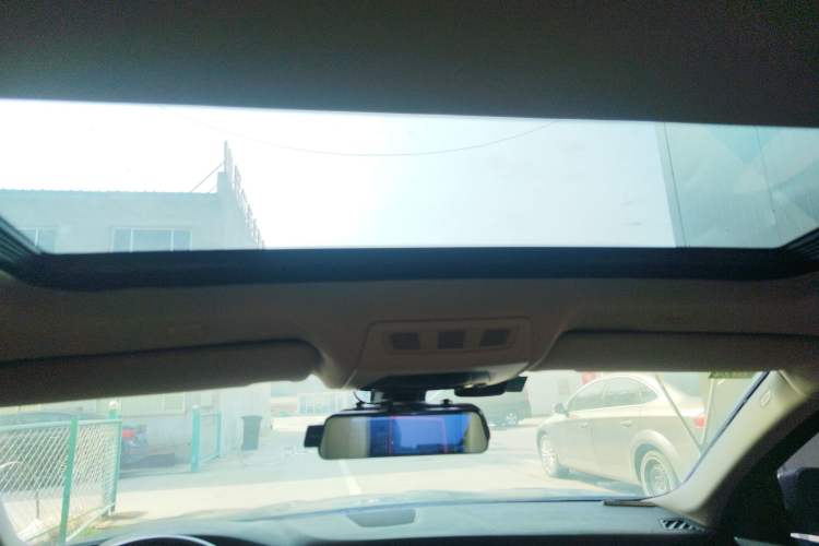 Used BMW 5 Series 2011 523Li Leading Model Headliner