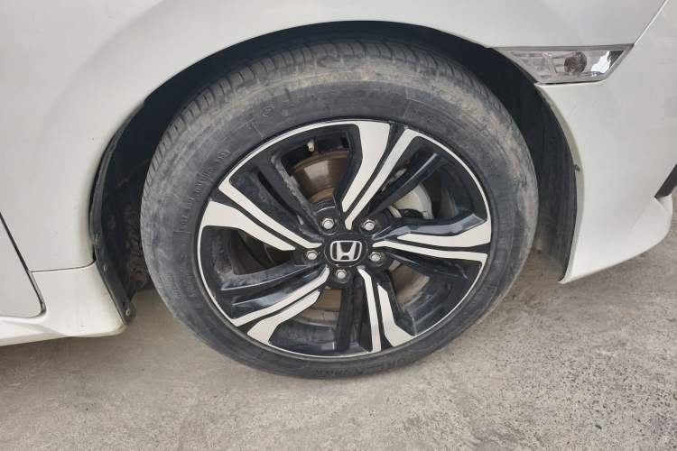 Used Honda Civic 2016 220TURBO CVT Prestige Edition
