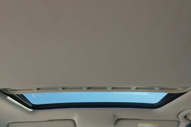 Used Volkswagen Jetta 2013 1.6L Manual Comfort Model Headliner