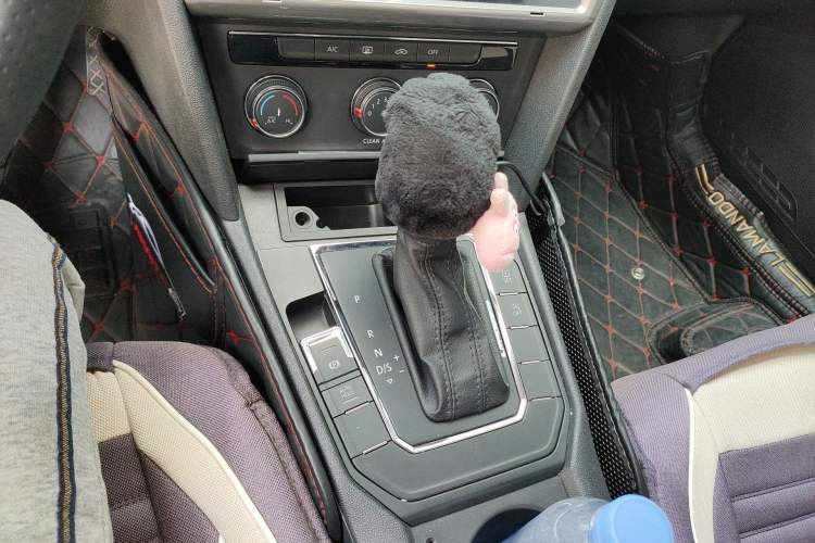 Used Volkswagen Lamando 2018 230TSI DSG Fashion Edition Gear Lever