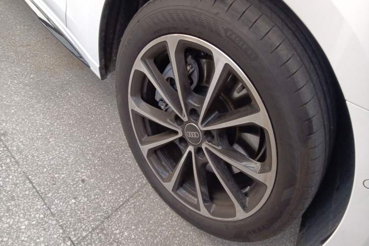 Used Audi A5L 2026 2.0T Sport Plus Right Front Wheel Hub