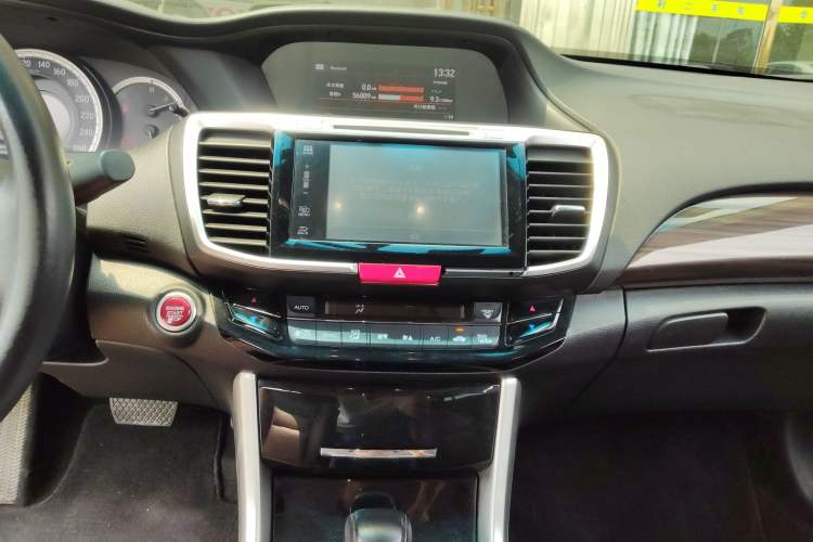 Used Honda Accord 2016 2.4L Luxury Edition Audio And AC Panel