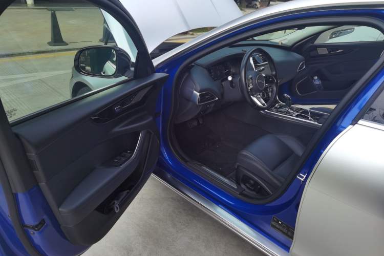 Used Jaguar XEL 2020 2.0T 200 PS S Advanced Elegance Edition
