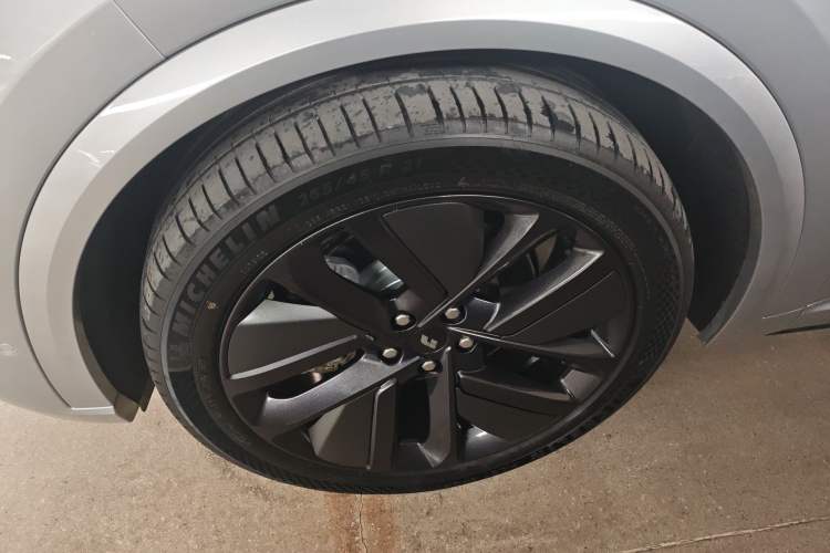 Used Li Auto L9 2022 Max model Left Front Wheel Hub