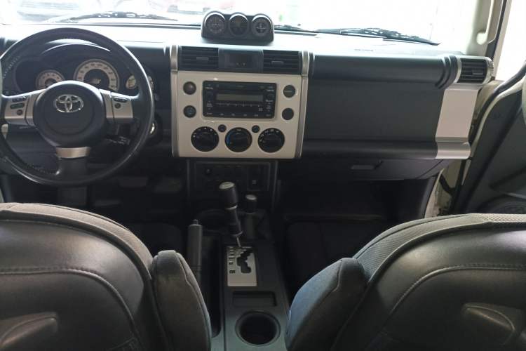 Used Toyota FJ Cruiser 2017 4.0 Automatic Parallel Import Version