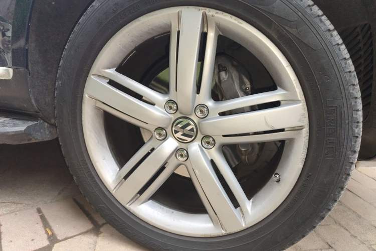 Used Volkswagen Touareg 2009 3.0T Diesel Luxury Version Right Front Wheel Hub