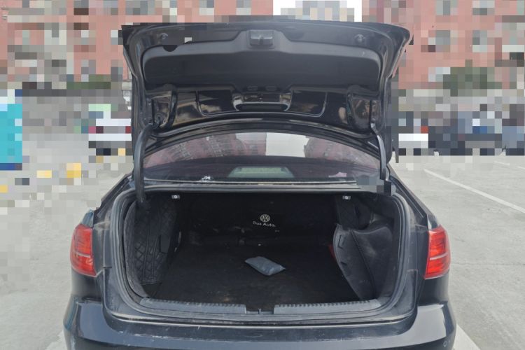 Used Volkswagen Sagitar 2018 1.6L Manual Comfort Model Trunk