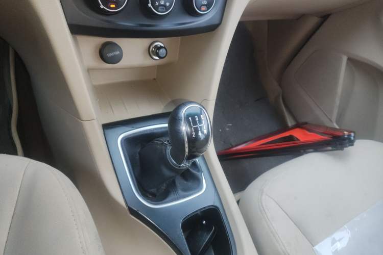 Used Baojun 730 2016 1.5L Manual Value Edition 7 Seats China V Emission Standard