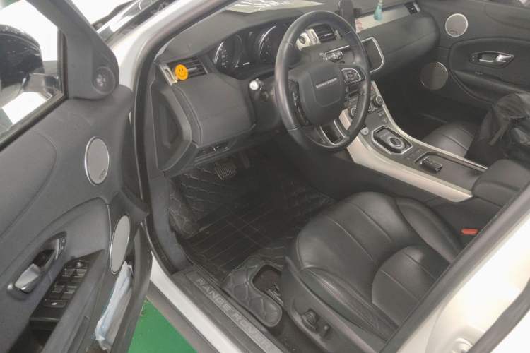 Used Land Rover Range Evoque 2018 240 PS SE Smart Brilliance Edition Driver Seat