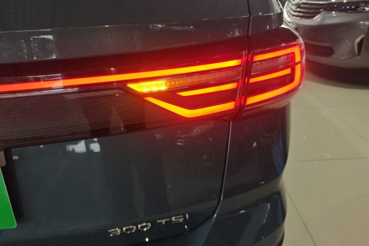 Used Volkswagen Tharu 2023 300TSI Two-Wheel-Drive Moonlight Edition