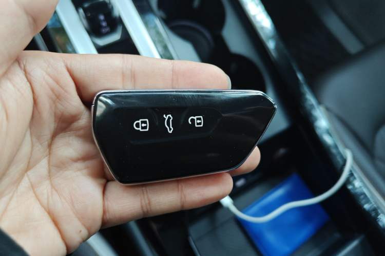 Used Volkswagen Tavendor 2023 380TSI All-Wheel Drive R-Line Journey Edition
